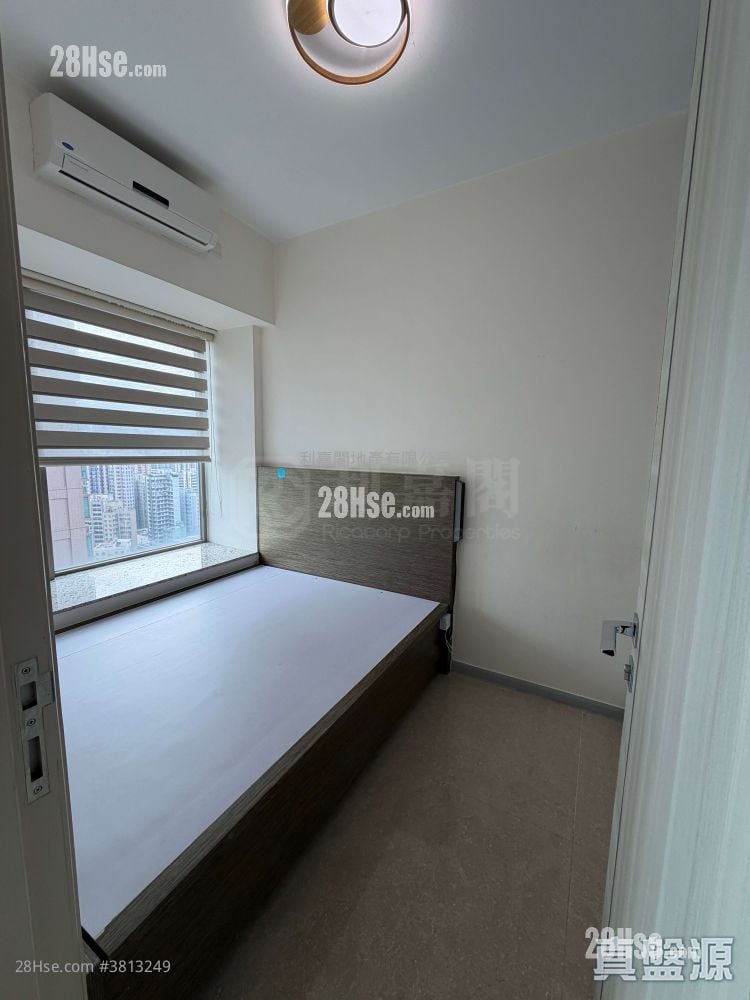Yuccie Square Sell 2 Bedrooms 429 ft²