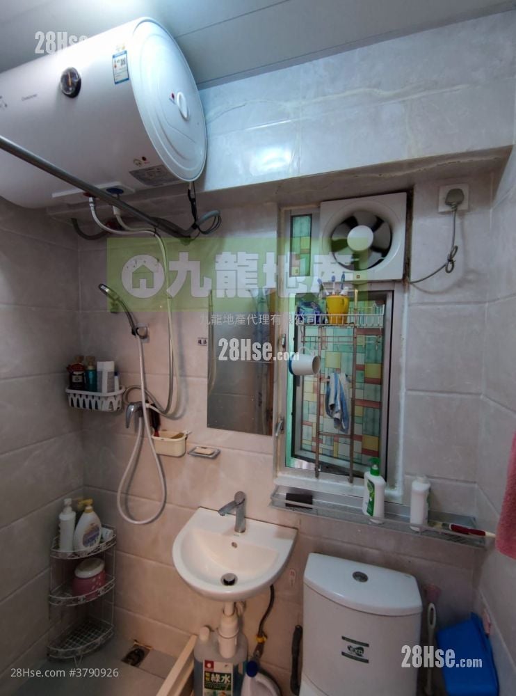 Kam Wah Mansion Rental 2 Bedrooms , 1 Bathroom 313 ft²