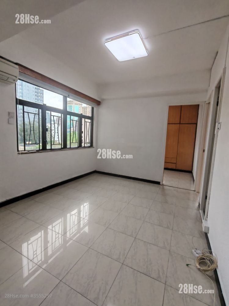 Hillwood Court Rental 2 Bedrooms , 1 Bathroom 412 ft²