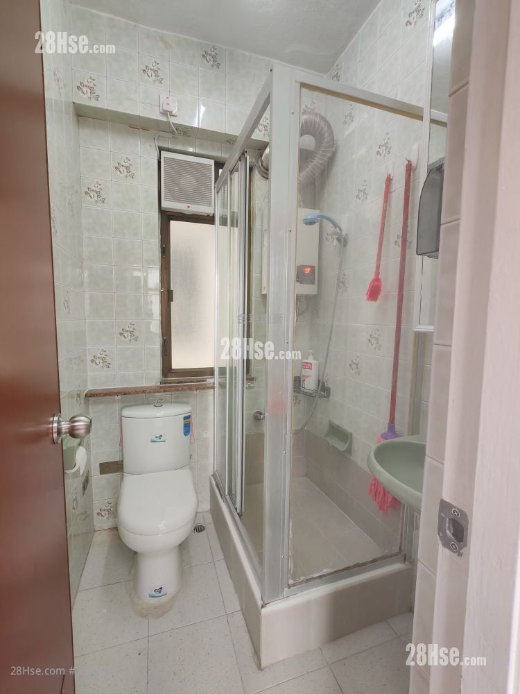 Hillwood Court Rental 2 Bedrooms , 1 Bathroom 412 ft²