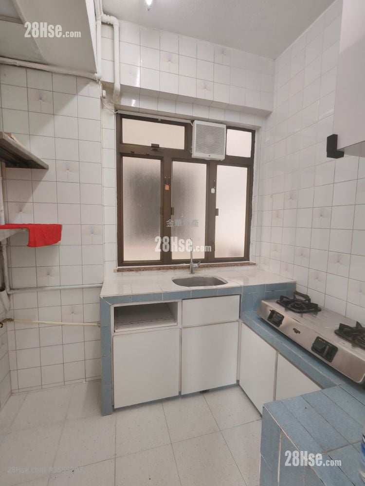 Hillwood Court Rental 2 Bedrooms , 1 Bathroom 412 ft²