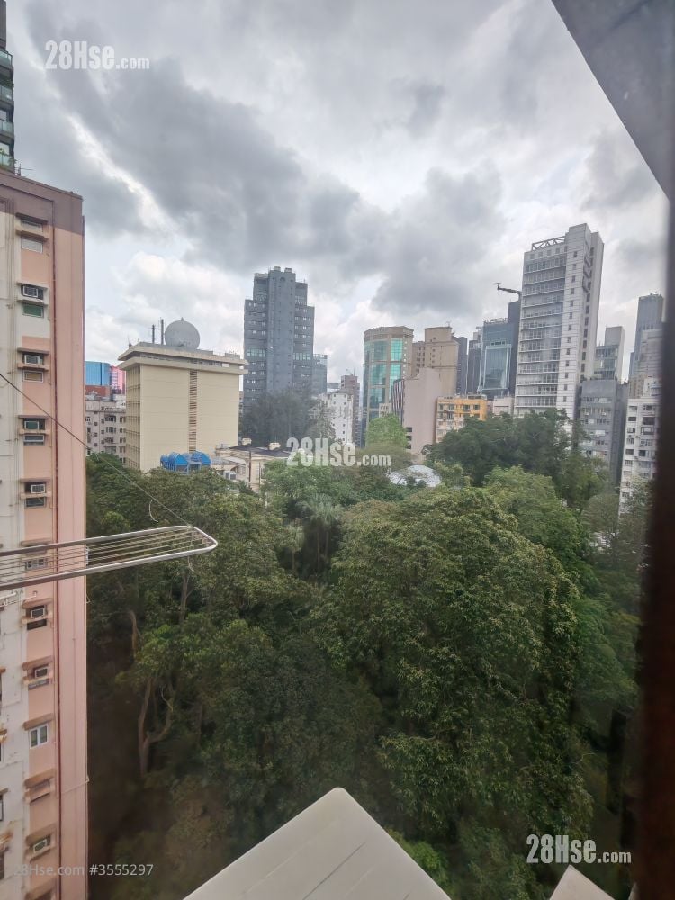 Hillwood Court Rental 2 Bedrooms , 1 Bathroom 412 ft²