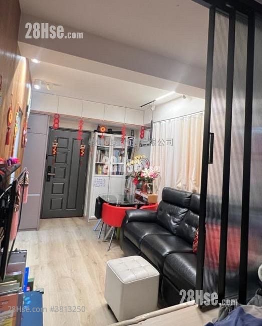 Dollar Building Sell 2 Bedrooms , 1 Bathroom 299 ft²