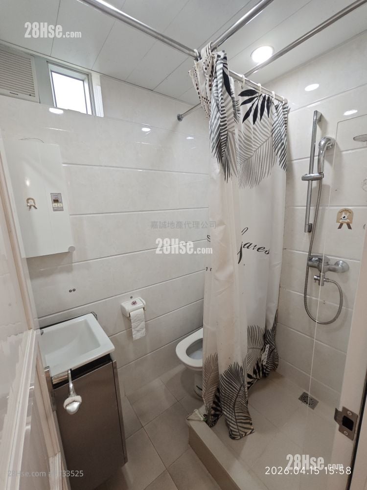 Siu Pong Court Rental 2 Bedrooms , 1 Bathroom 385 ft²