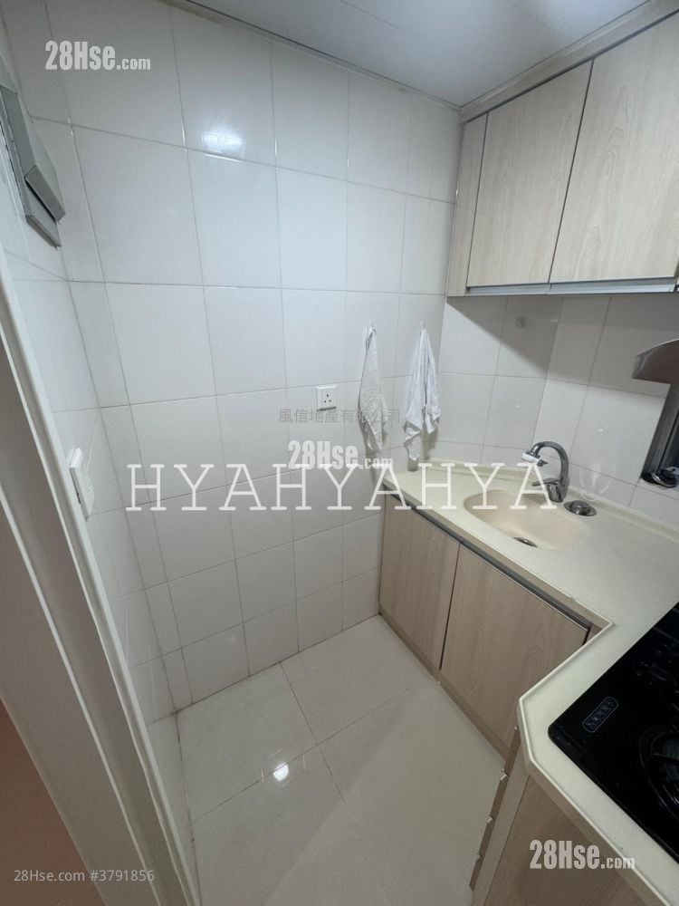 安峰大厦 租盘 2 房 , 1 浴室 427 平方尺