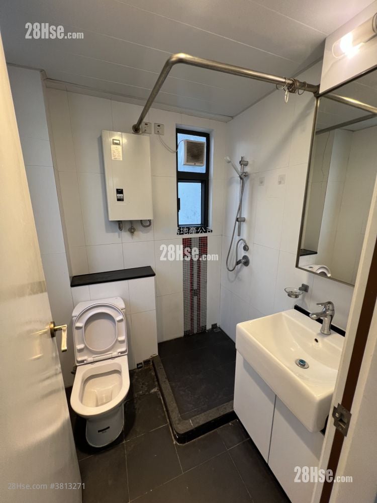 晴峰居 租盘 2 房 , 1 浴室 564 平方尺