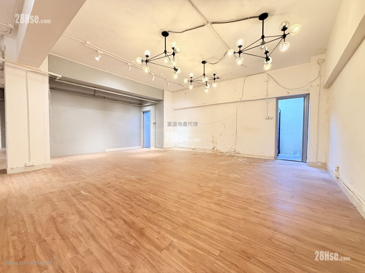 Tong Yuen Factory Building Rental 4 Toilets