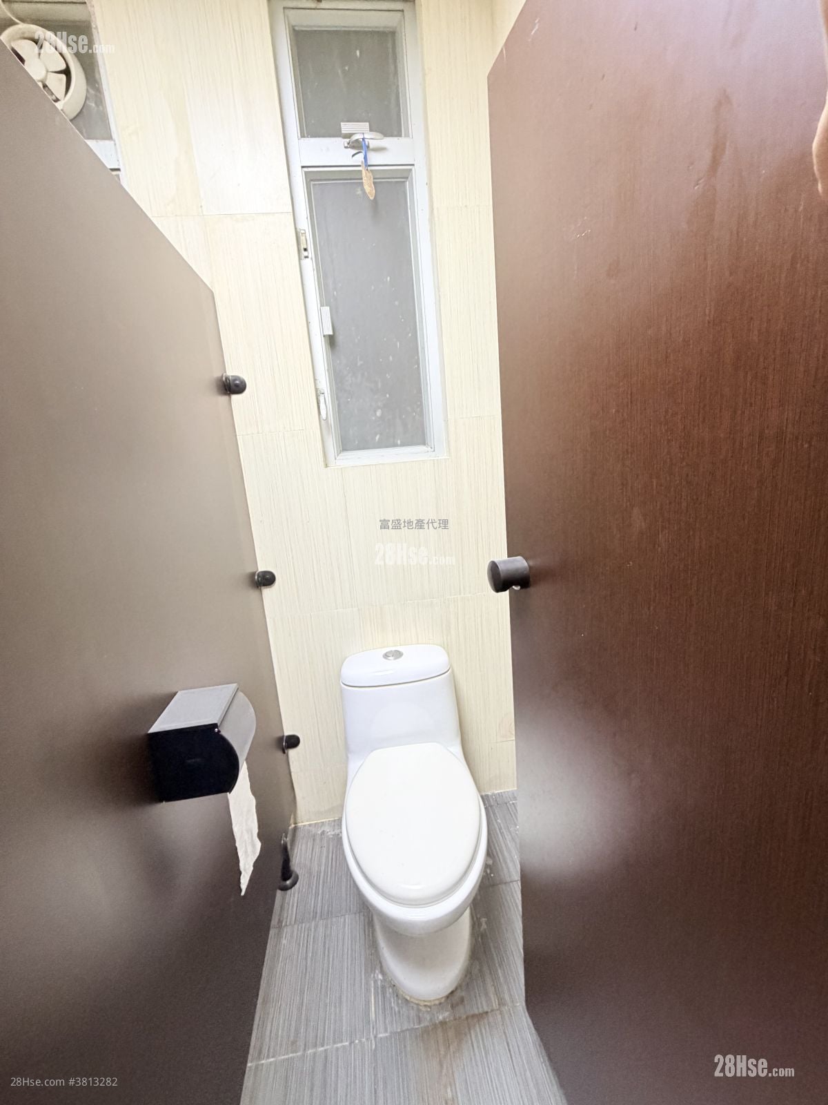 Tong Yuen Factory Building Rental 4 Toilets