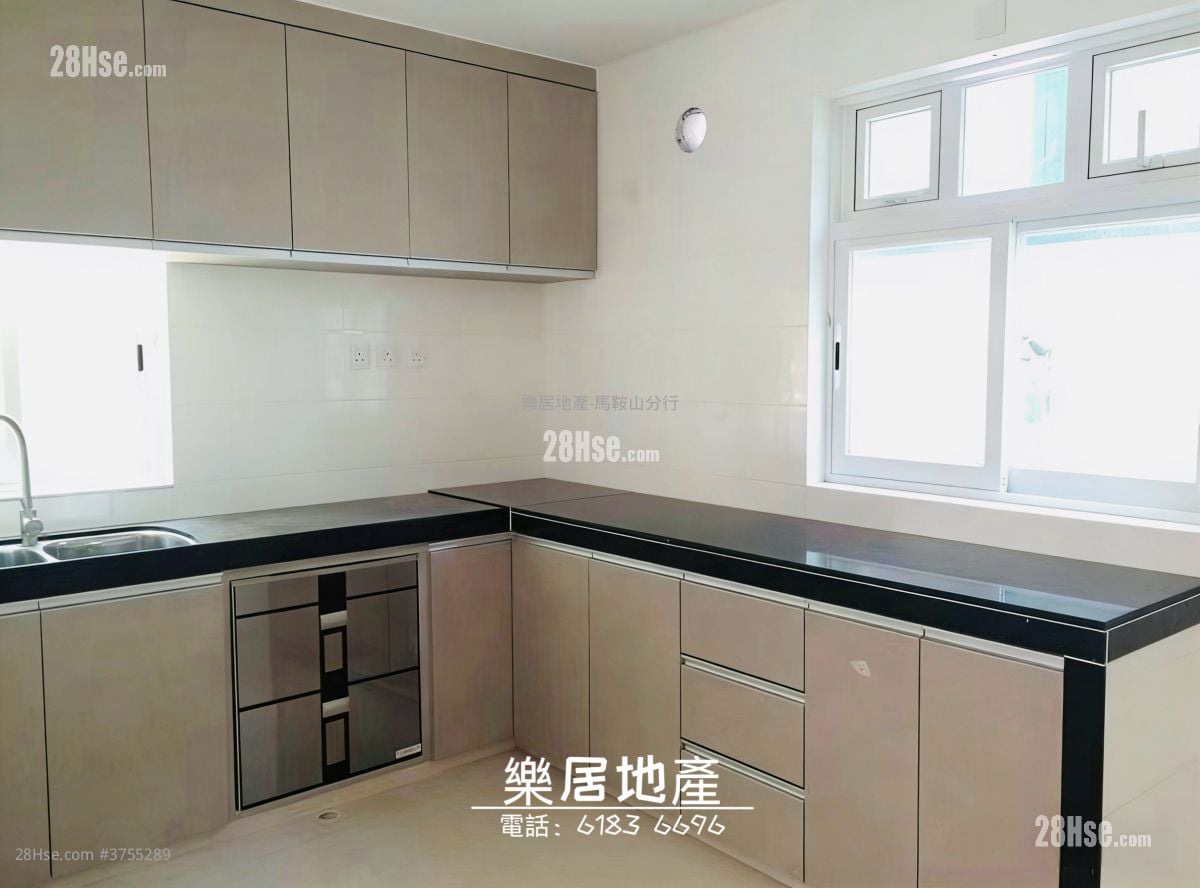 村屋 售盘 4 房 , 4 浴室