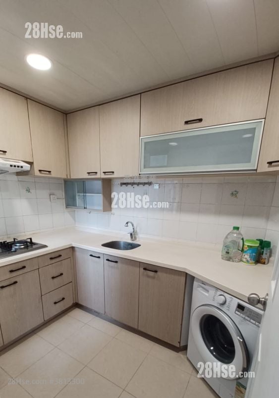 丽港城 售盘 3 房 , 2 浴室 687 平方尺