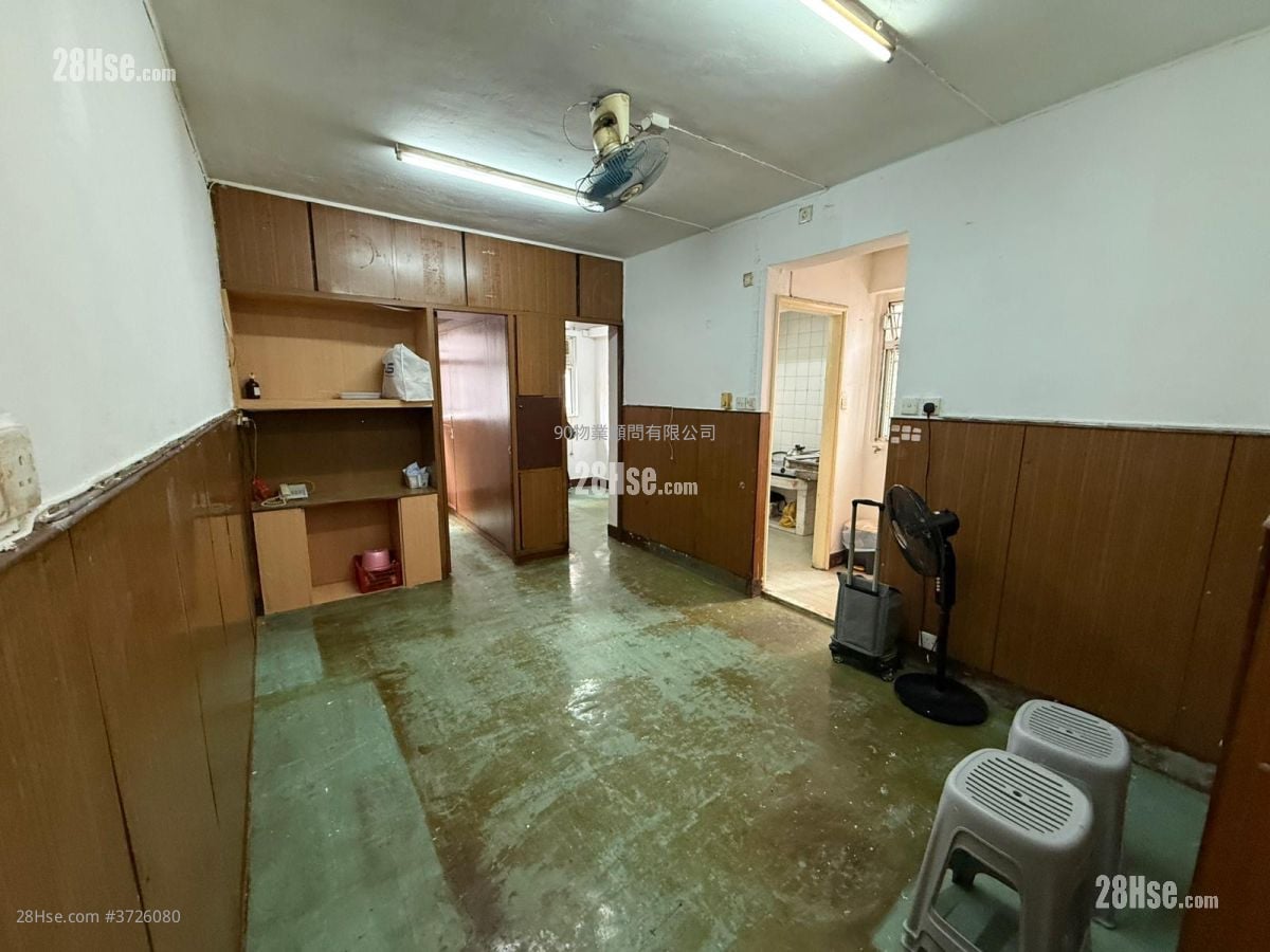 Luen Gay Apartments Sell 382 ft²