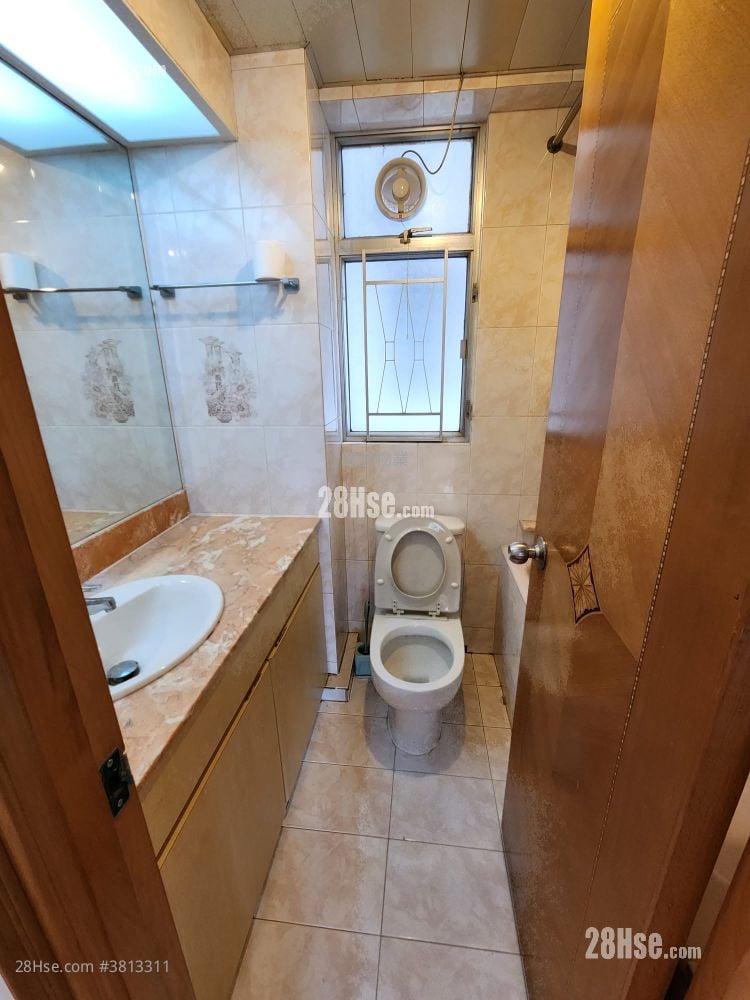 Whampoa Garden Sell 3 Bedrooms , 2 Bathrooms 639 ft²