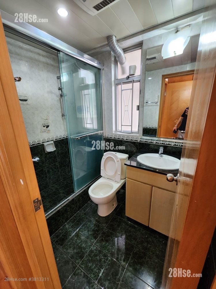 Whampoa Garden Sell 3 Bedrooms , 2 Bathrooms 639 ft²