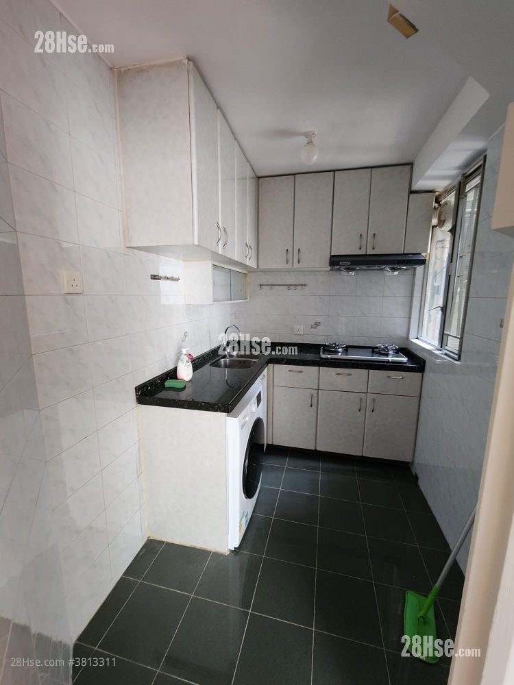 Whampoa Garden Sell 3 Bedrooms , 2 Bathrooms 639 ft²