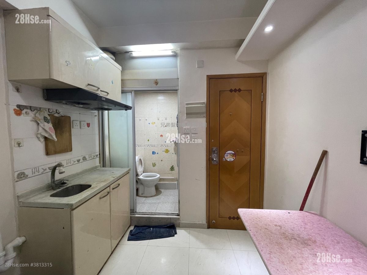 Ka On Building Rental Studio , 1 Bathroom 100 ft²