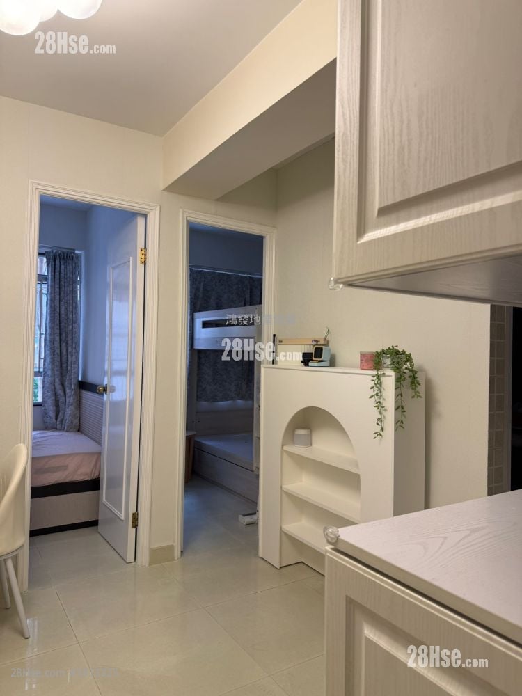 New Man Lee Building Sell 2 Bedrooms , 1 Bathroom 285 ft²