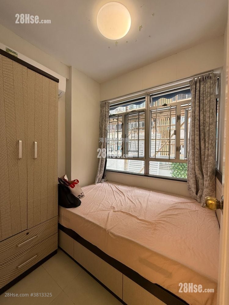 New Man Lee Building Sell 2 Bedrooms , 1 Bathroom 285 ft²