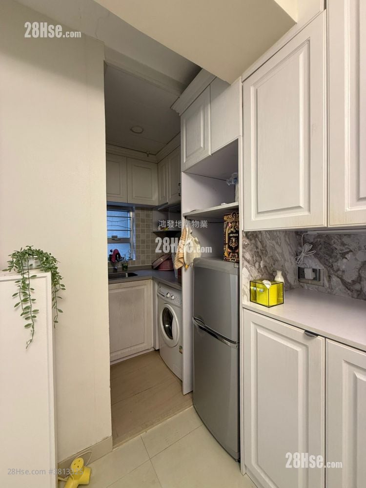 New Man Lee Building Sell 2 Bedrooms , 1 Bathroom 285 ft²