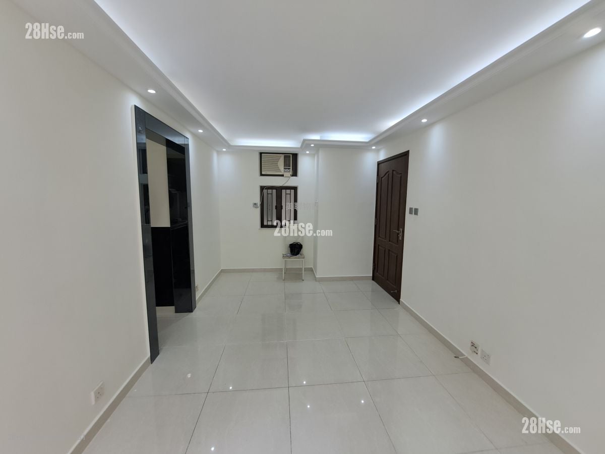 Luk Yeung Sun Chuen Rental 2 Bedrooms , 1 Bathroom 445 ft²