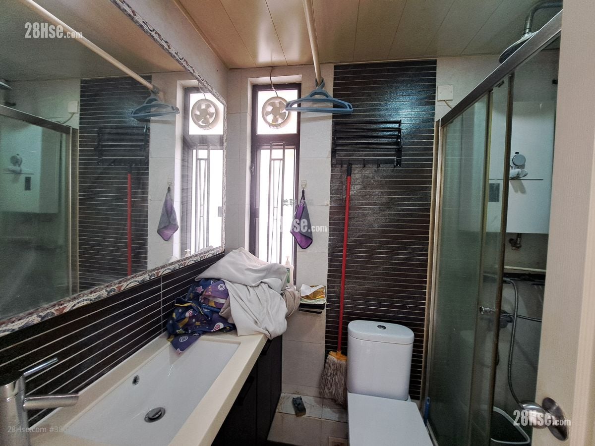 Luk Yeung Sun Chuen Rental 2 Bedrooms , 1 Bathroom 445 ft²
