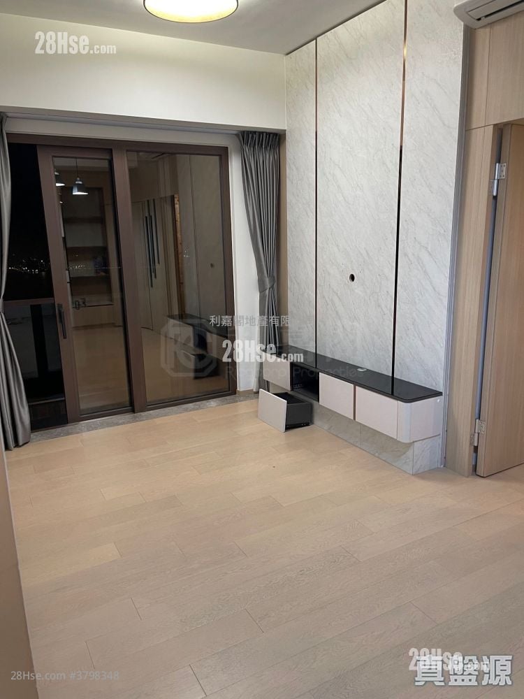 LP6 售盘 3 房 , 2 浴室 638 平方尺