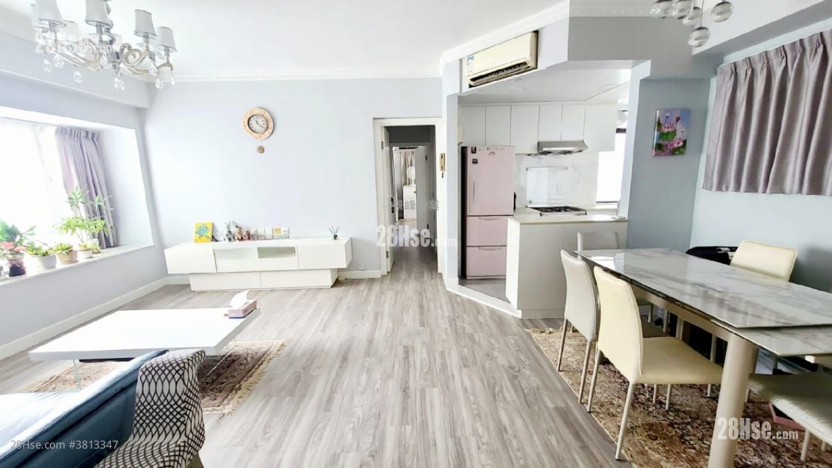 华景山庄 售盘 2 房 , 2 浴室 783 平方尺