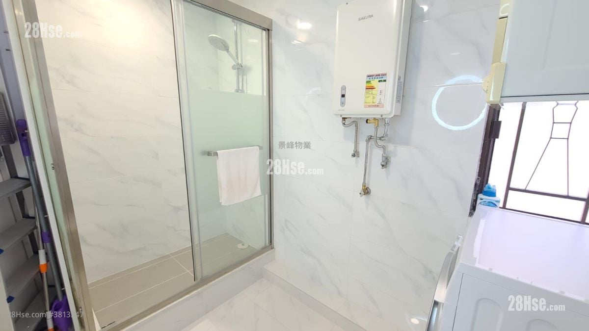 华景山庄 售盘 2 房 , 2 浴室 783 平方尺