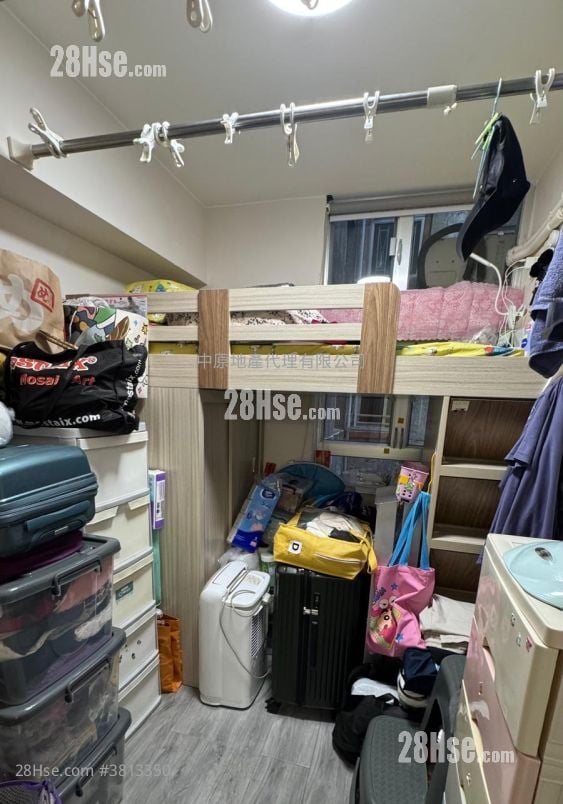 Choi Po Court Sell 2 Bedrooms , 1 Bathroom 363 ft²