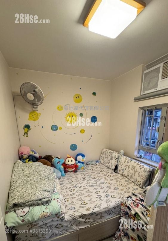 Choi Po Court Sell 2 Bedrooms , 1 Bathroom 363 ft²