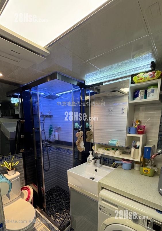 Choi Po Court Sell 2 Bedrooms , 1 Bathroom 363 ft²