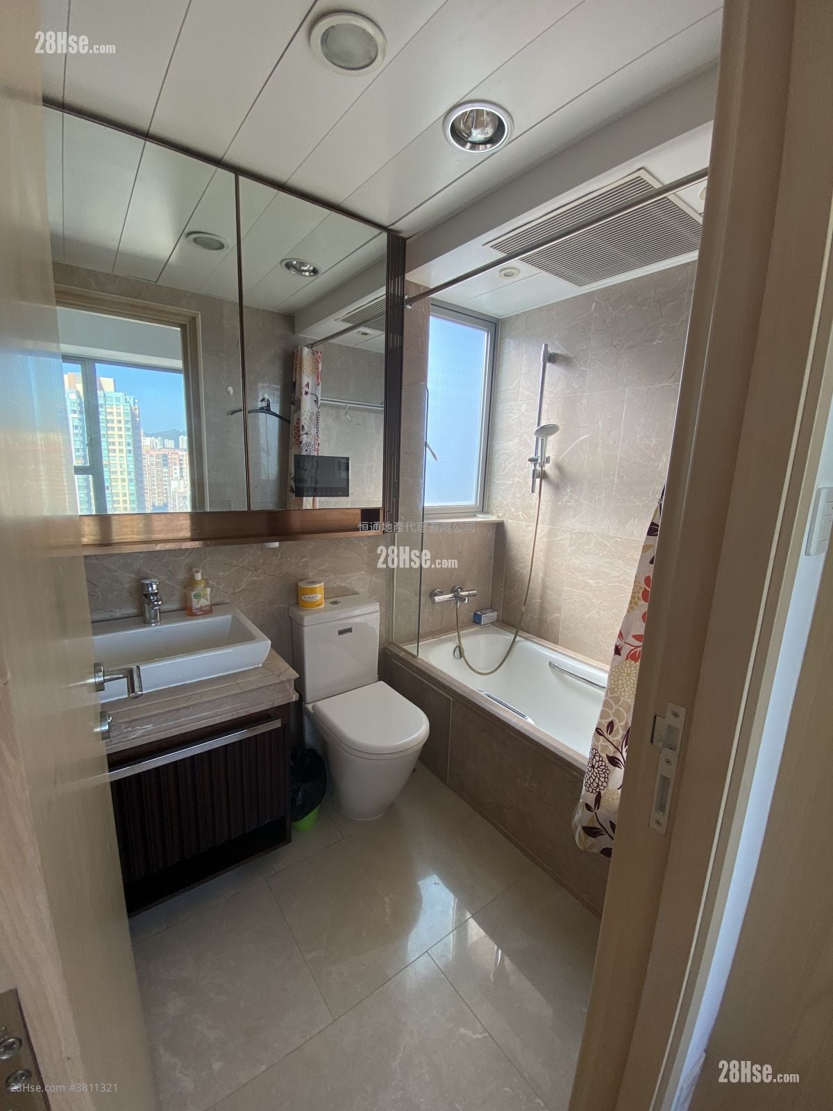 晓峯 租盘 3 房 , 2 浴室 694 平方尺