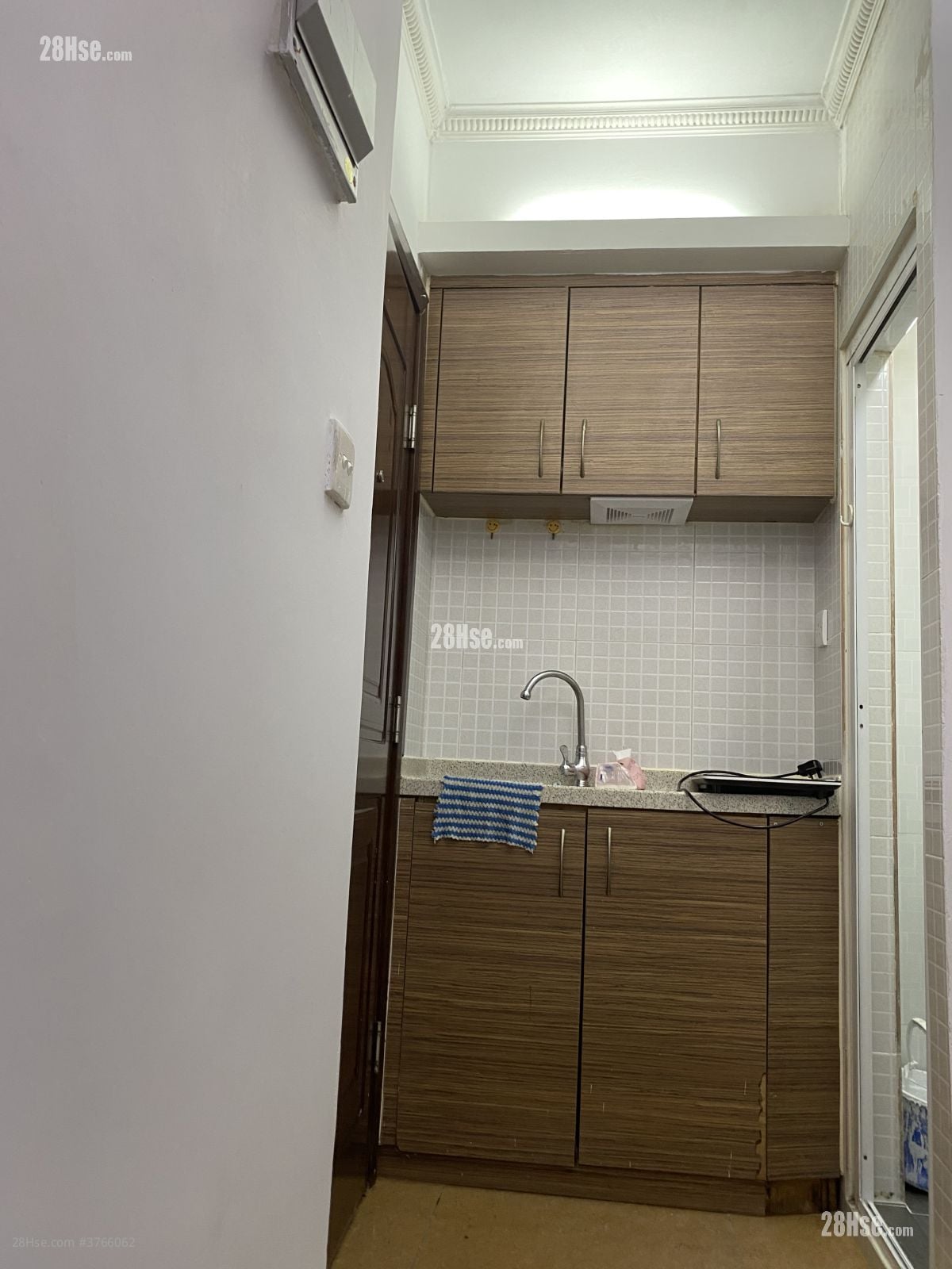 Champagne Court Rental Studio , 1 Bathroom 120 ft²