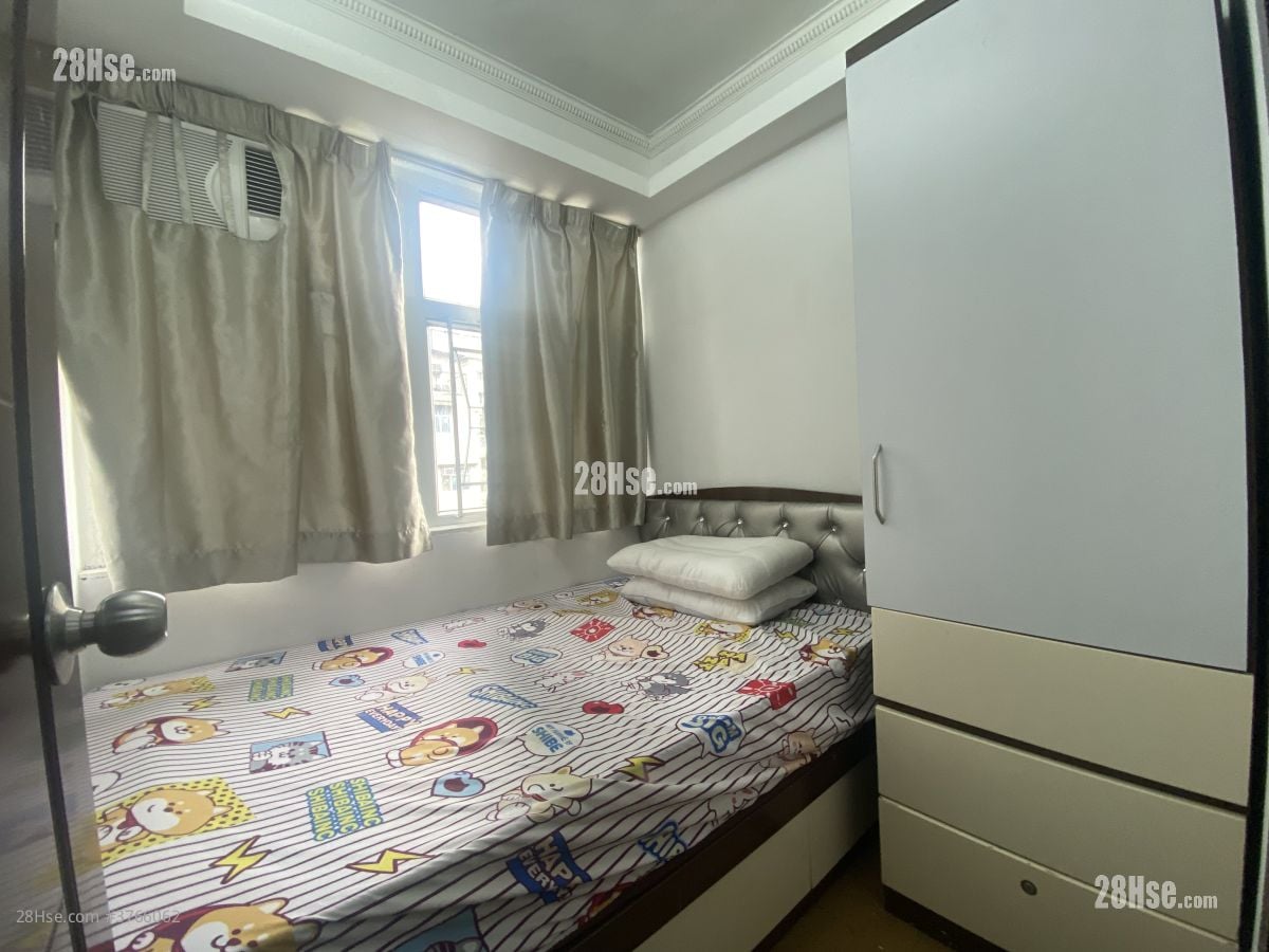 Champagne Court Rental Studio , 1 Bathroom 120 ft²