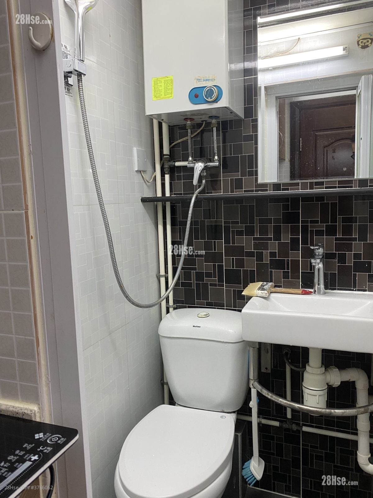 Champagne Court Rental Studio , 1 Bathroom 120 ft²