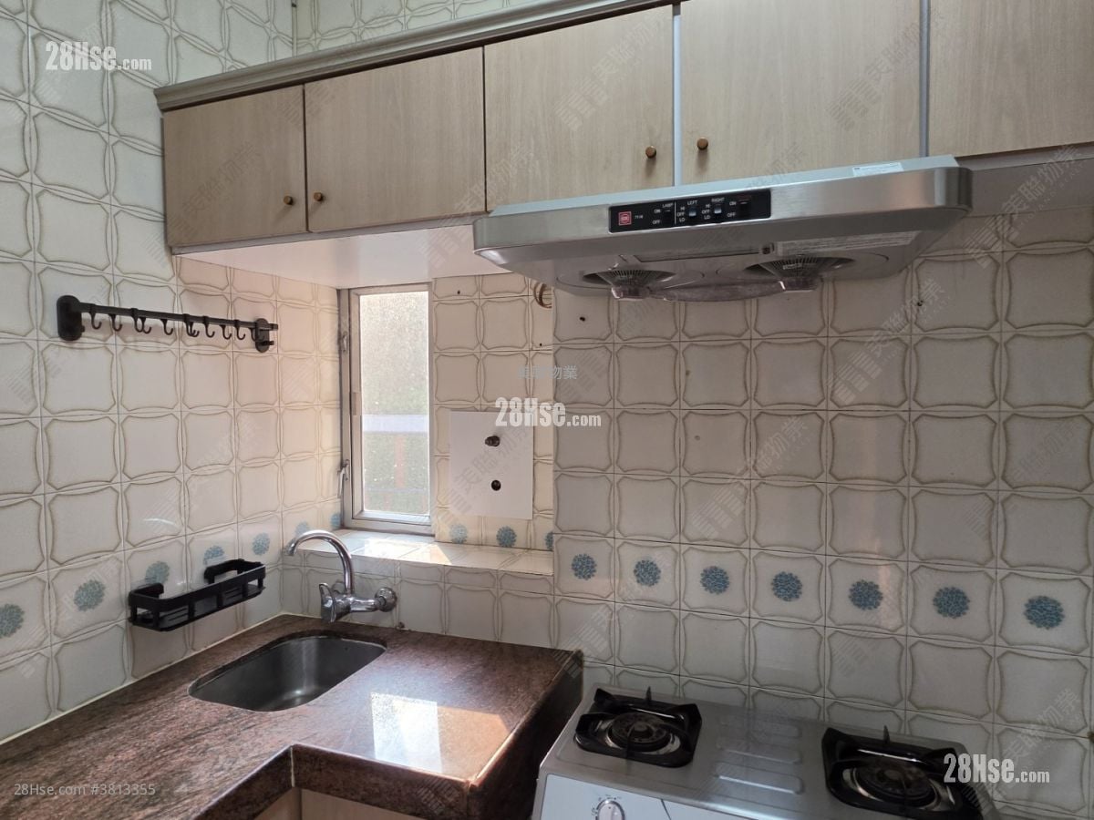 Mayfair Gardens Rental 2 Bedrooms , 1 Bathroom 420 ft²