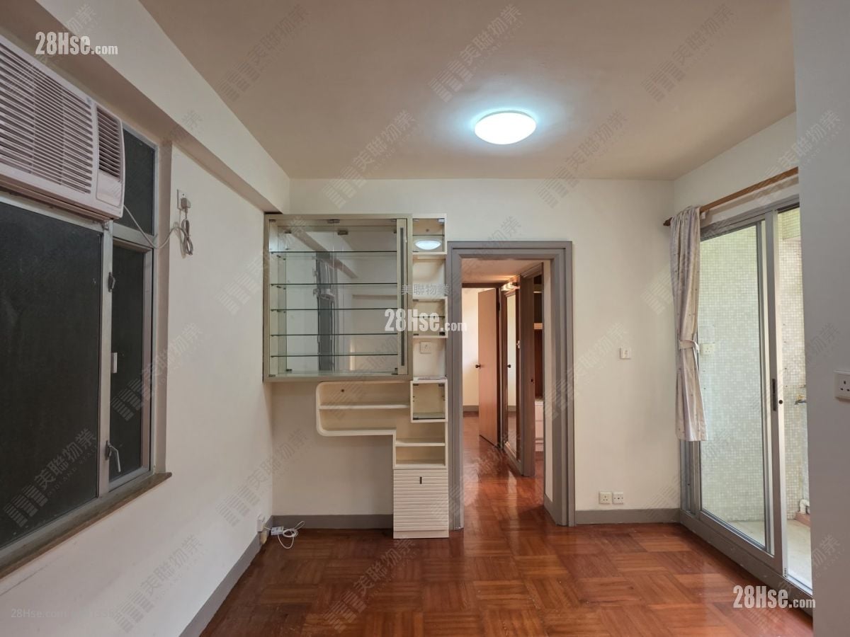 Mayfair Gardens Rental 2 Bedrooms , 1 Bathroom 420 ft²