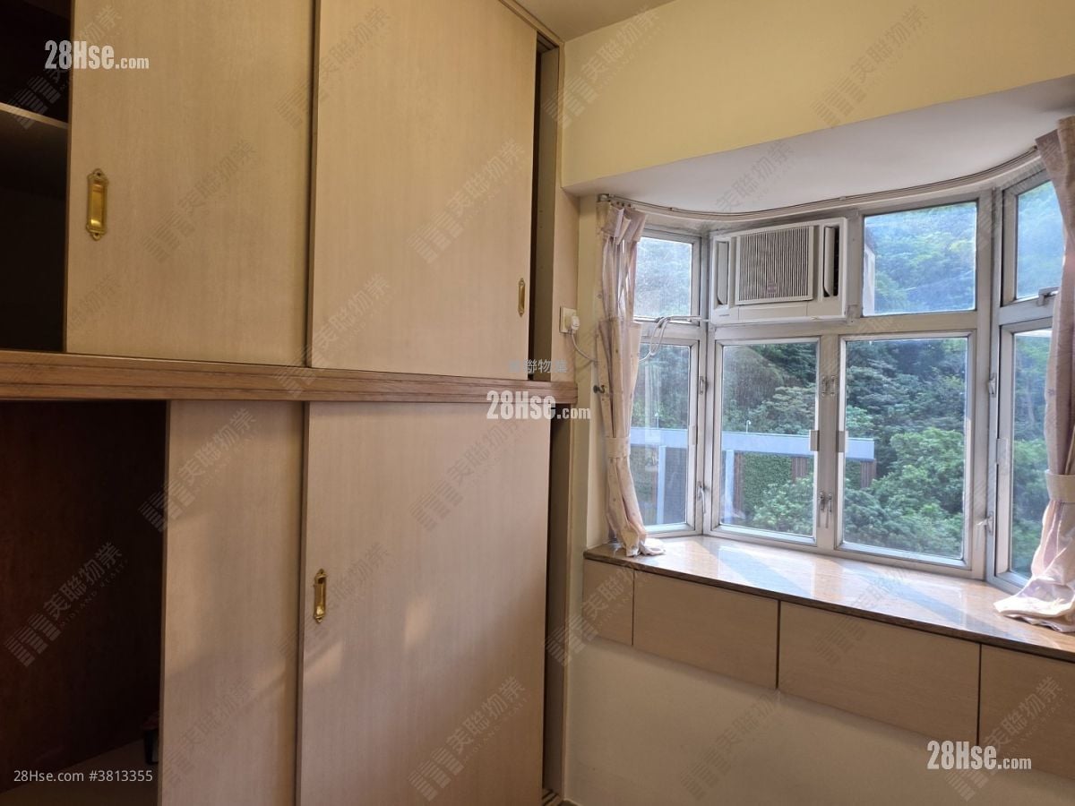 Mayfair Gardens Rental 2 Bedrooms , 1 Bathroom 420 ft²