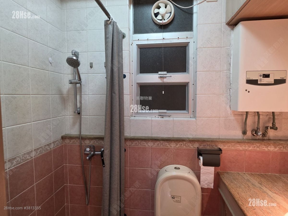 Mayfair Gardens Rental 2 Bedrooms , 1 Bathroom 420 ft²