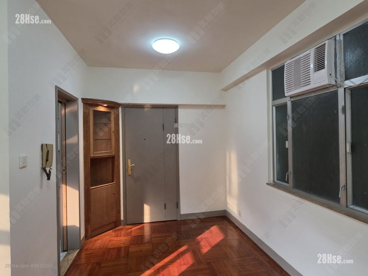 Mayfair Gardens Rental 2 Bedrooms , 1 Bathroom 420 ft²