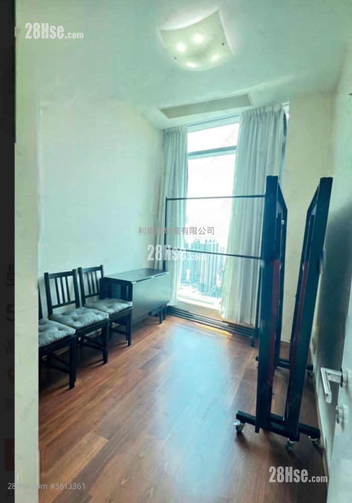 Manhattan Hill Sell 5+ Bedrooms , 4 Bathrooms 2,042 ft²