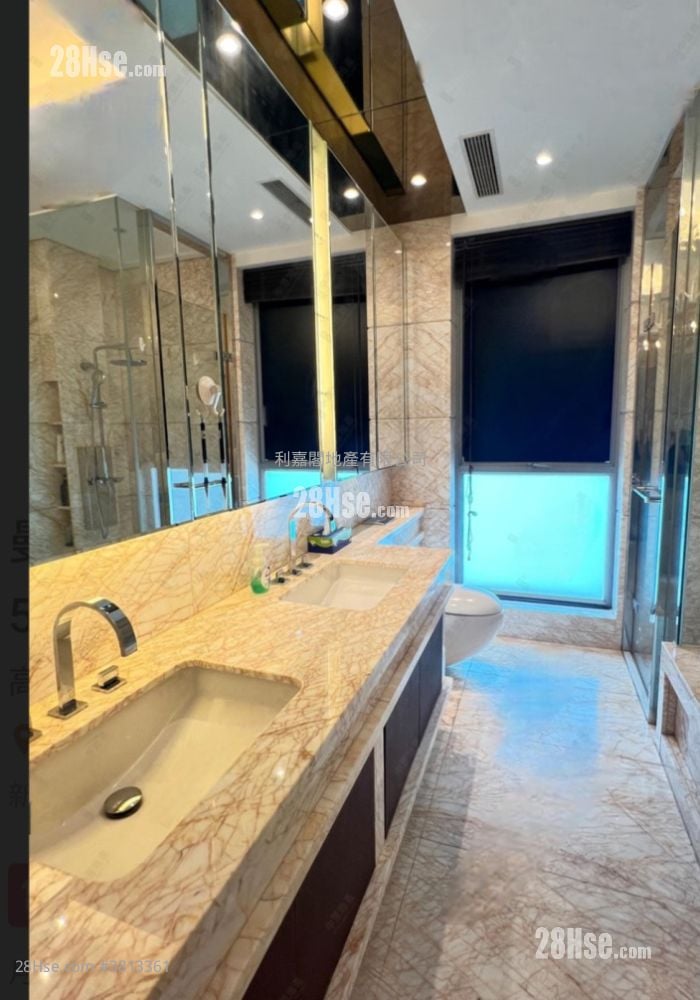 Manhattan Hill Sell 5+ Bedrooms , 4 Bathrooms 2,042 ft²