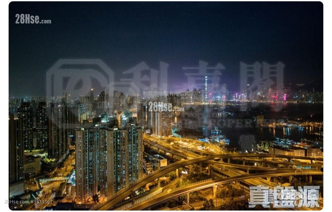 Manhattan Hill Sell 5+ Bedrooms , 4 Bathrooms 2,042 ft²