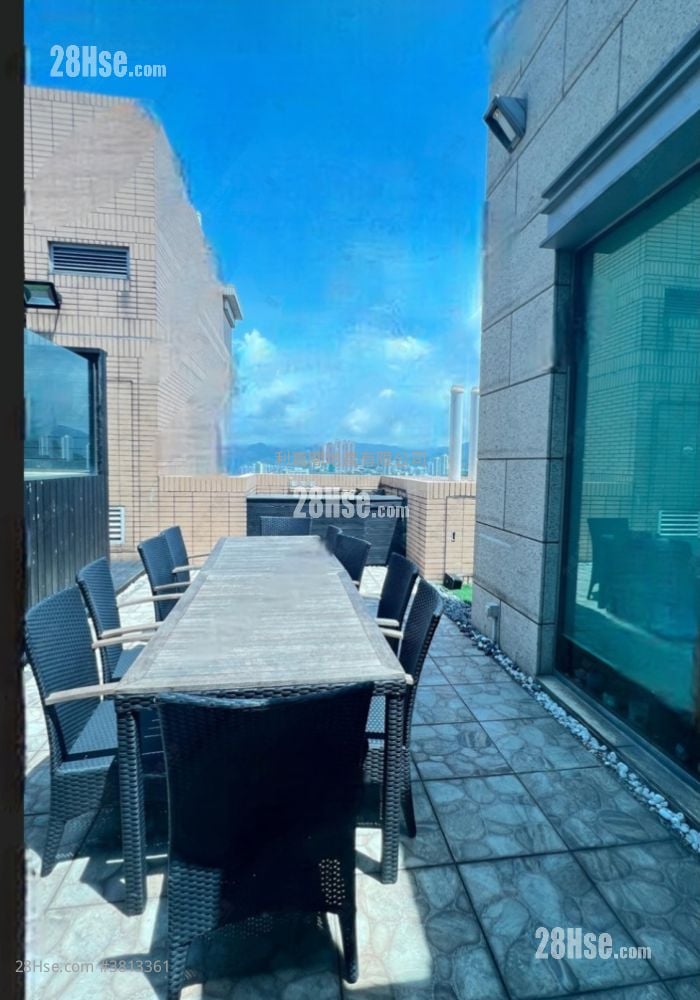 Manhattan Hill Sell 5+ Bedrooms , 4 Bathrooms 2,042 ft²