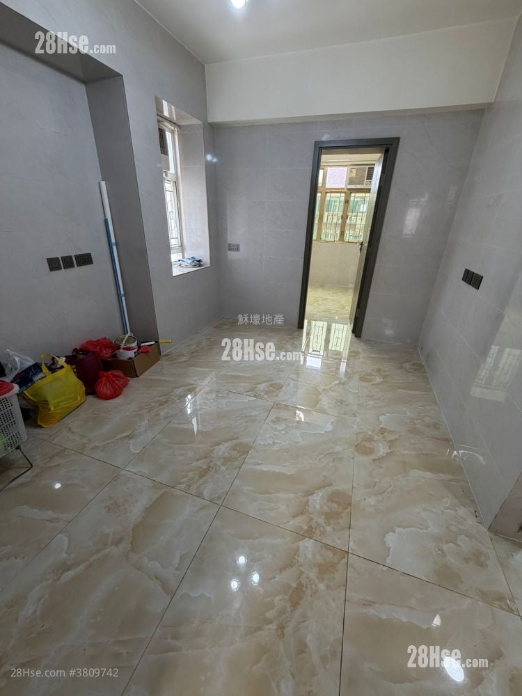 Mascot House Rental 2 Bedrooms , 1 Bathroom 310 ft²