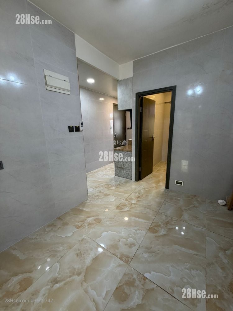 Mascot House Rental 2 Bedrooms , 1 Bathroom 310 ft²