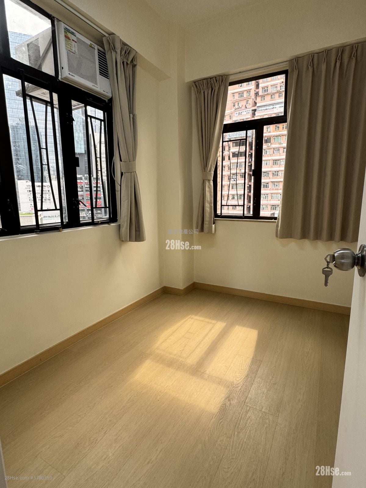 群星大厦 租盘 2 房 , 1 浴室 316 平方尺