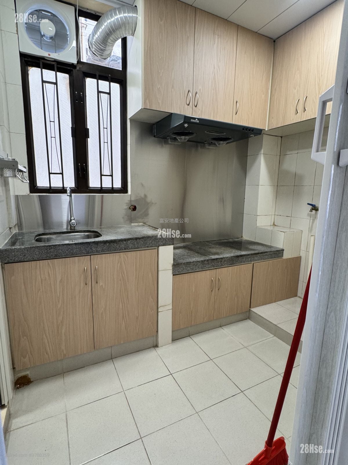 群星大厦 租盘 2 房 , 1 浴室 316 平方尺