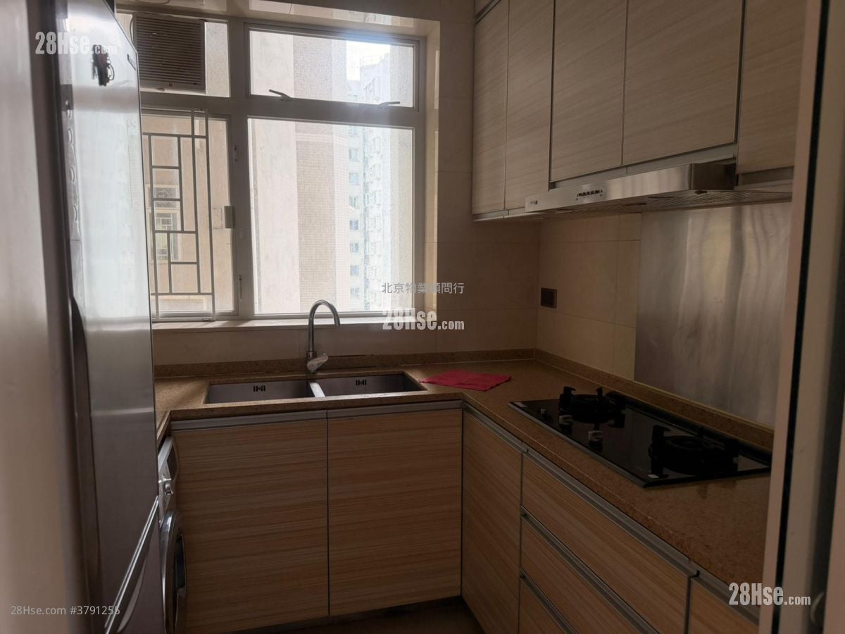 逸桦园 租盘 4 房 , 2 浴室 821 平方尺