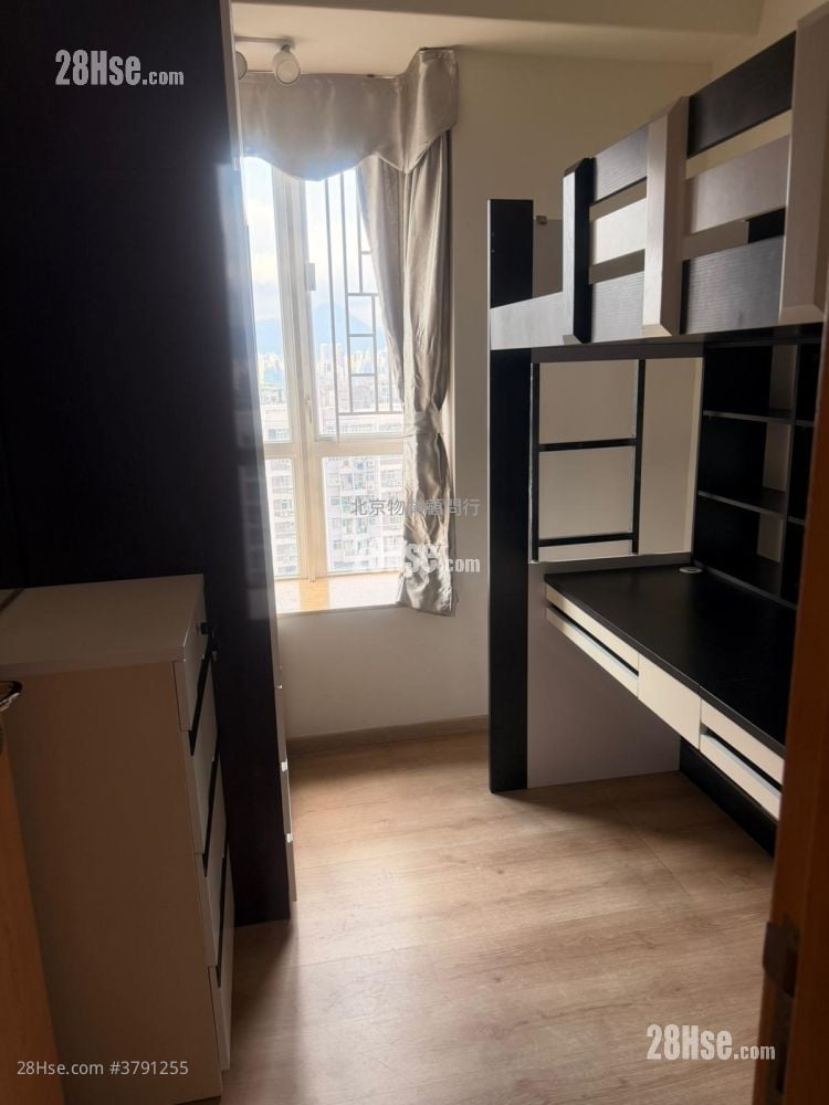 逸桦园 租盘 4 房 , 2 浴室 821 平方尺