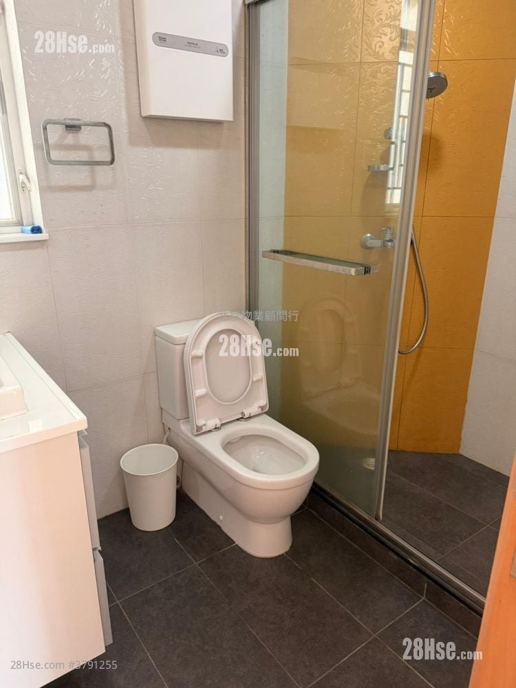 逸桦园 租盘 4 房 , 2 浴室 821 平方尺